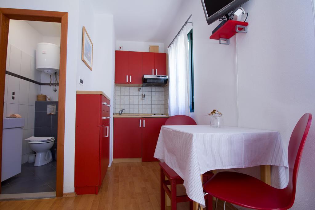 Apartments Petrinic Crnogaj Baška Eksteriør billede
