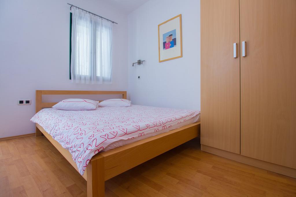 Apartments Petrinic Crnogaj Baška Eksteriør billede